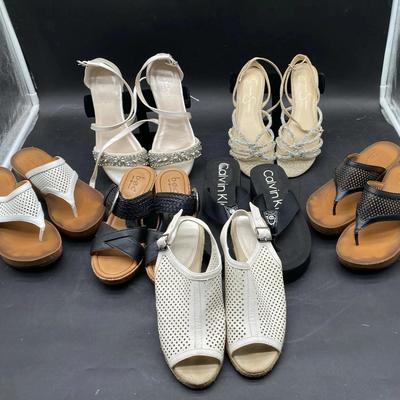 (7) Pairs of Women's Sandals 