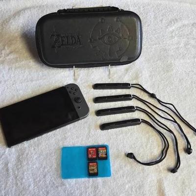 Nintendo Switch, (3) Games and Zelda Case