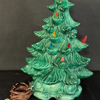 ST525 - Christmas Vintage Ceramic Tree