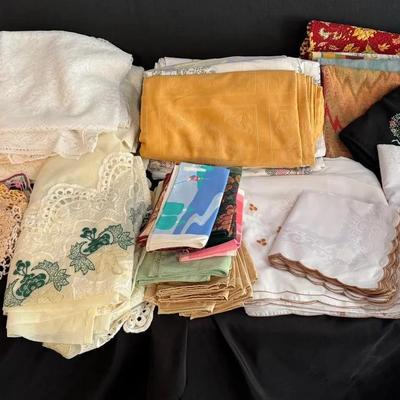 ST530 - Mystery Linens Tote(Dollies/table Clothes, Napkins/other