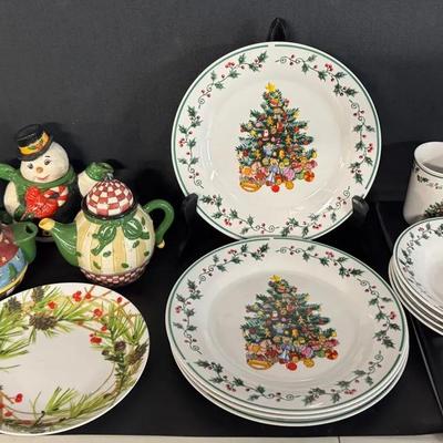 ST523 - Christmas China - Hallmark, Gibson