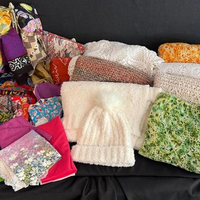 ST529 - Scarves And Table Clothes, Mixed Group 