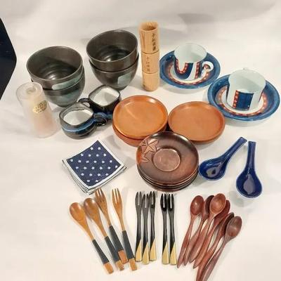 ST238 - Misc. Japanese styled utensils and cups