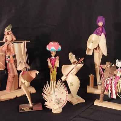 ST206 - Vintage Wood and Bamboo Tourist Figures