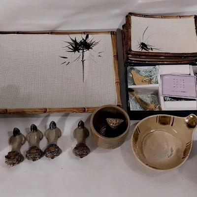 ST234 - Japanese Serving Ware Shisa And Ocean Creatures