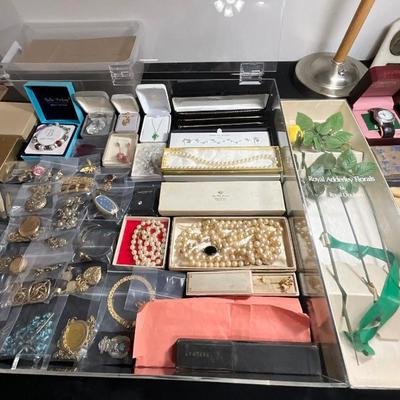 Sale Photo Thumbnail #47