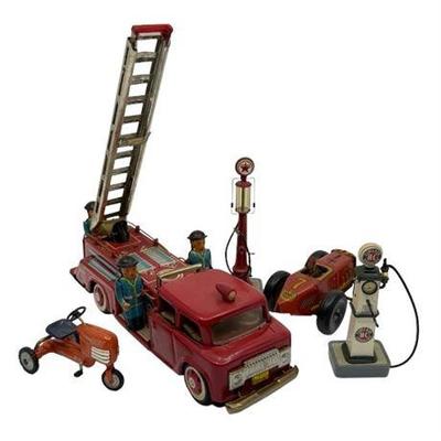 Lot 400-035  
*Collectors* Buyout Lot, Vintage Tin Litho, Collectible Gas Pumps