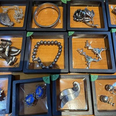 Sale Photo Thumbnail #266