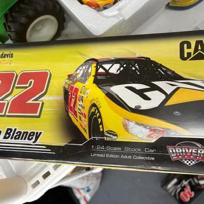 Sale Photo Thumbnail #175