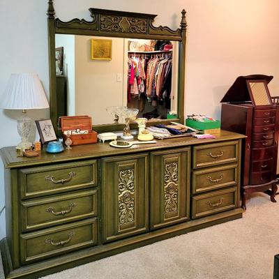 Sale Photo Thumbnail #52