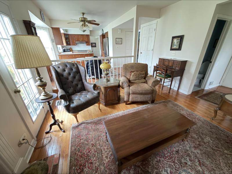 Sale Photo Thumbnail #4