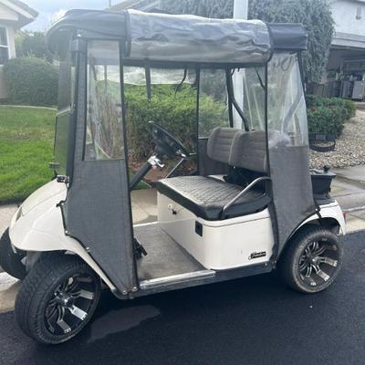 Sale Photo Thumbnail #97: batteries less than 2 years old!