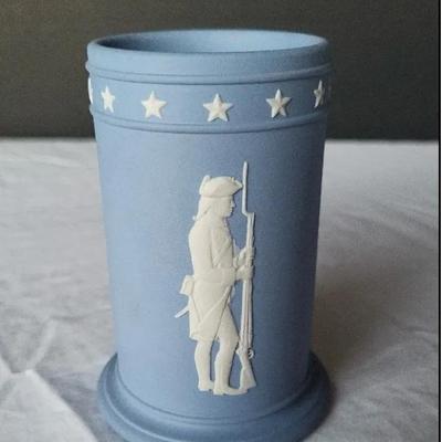 Wedgwood Spill Vase & 4 Wedgwood Jasperware Round Sweet Dishes 