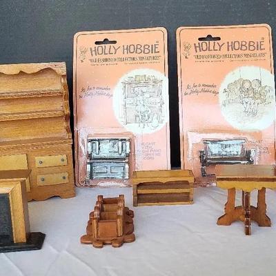 8 Pieces Of Doll House Furniture -Light brown