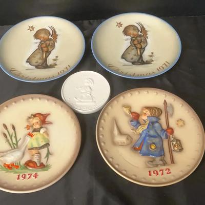 2 Hummel & 2 Schmid 8” Plates, Goebel Collectors Club Plaque 