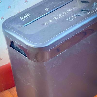 Staples Paper Shredder
