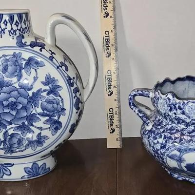 Chinoiserie style Blue And White Pots