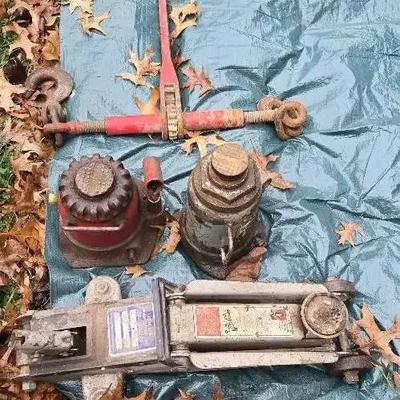 Assortment Of Hydraulic Jacks