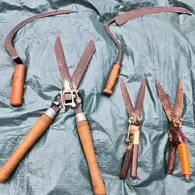 Assortment Of Handheld Garden Tools.