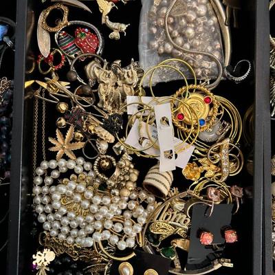 Sale Photo Thumbnail #134