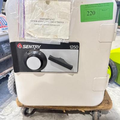 Sale Photo Thumbnail #122