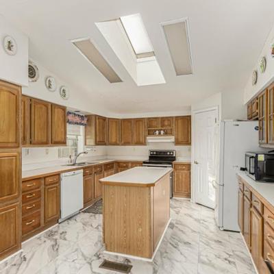 Sale Photo Thumbnail #29