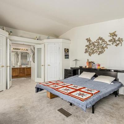 Sale Photo Thumbnail #34