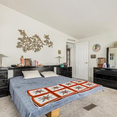 Sale Photo Thumbnail #33