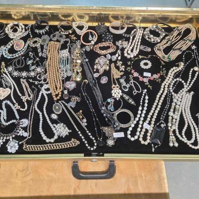 Sale Photo Thumbnail #526