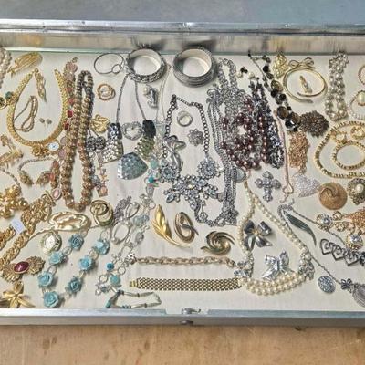 Sale Photo Thumbnail #540