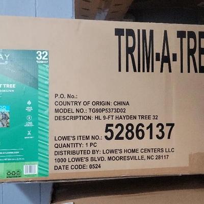 Holiday Living 9-ft Hayden Pine Pre-lit Christmas Tree New In Box 