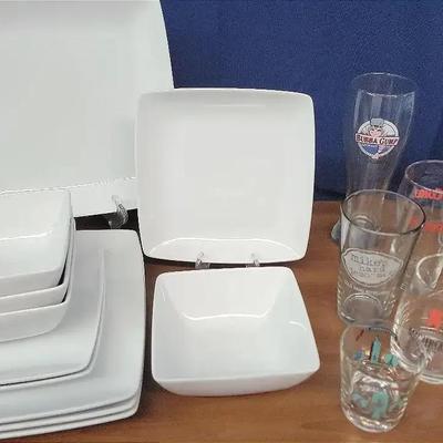 Pub Glass Assortment With Better Homes & Gardens- Loden White Squar Dinnerware 