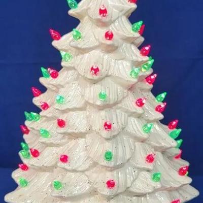 Speckled Ivory with Vintage Starlite Twinkle Bulbs