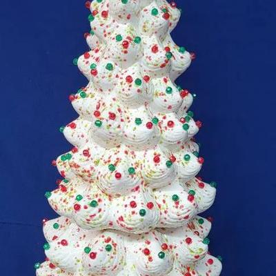 White 2 Piece Ceramic Tree From Vintage Atlantic Mold