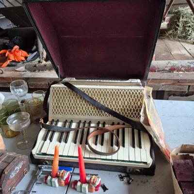 Sale Photo Thumbnail #102