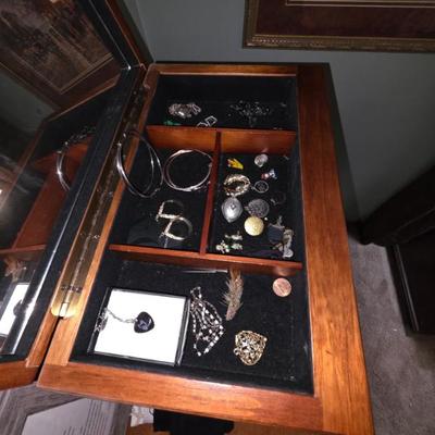 Sale Photo Thumbnail #146