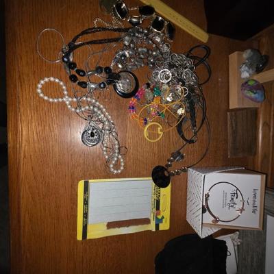 Sale Photo Thumbnail #152