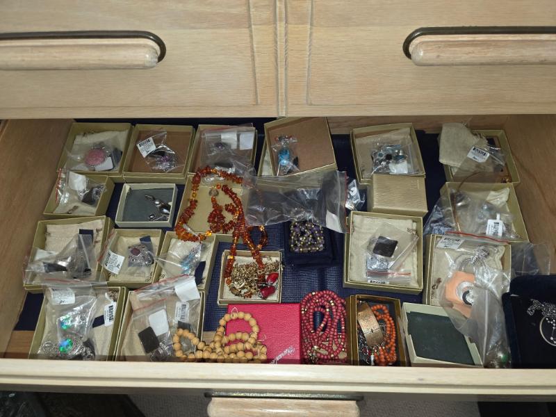 Sale Photo Thumbnail #12