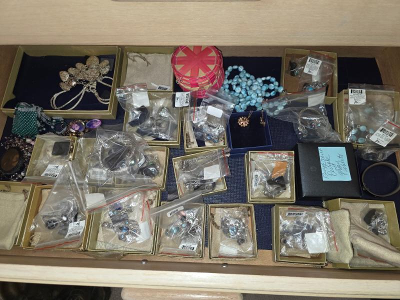 Sale Photo Thumbnail #9