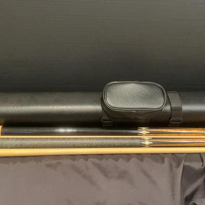 4 Pool Cues (inc/ 2 Muecci cues) W/Case 