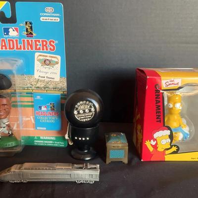 5 Assorted Miniatures & Toys, Lady & The Tramp Art