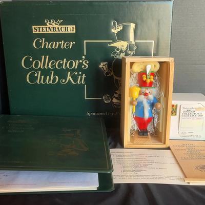 Steinbach Starter “Town Cryer” 7” Nutcracker & Charter Collectors Club Kit