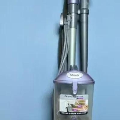 Shark Navigator Lift-Away Vacuum – Detachable Canister for Stairs/Above-Floor Cleaning