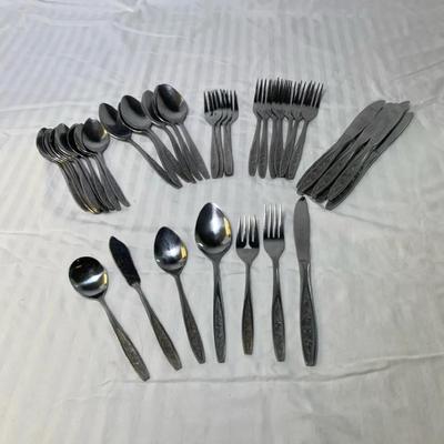 Vintage Stainless Steel Flatware Set – 30-Piece Etched Pattern – Stainless Japan
