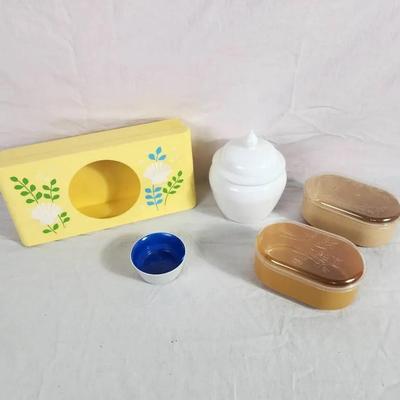 Lot of Vintage Vanity & Storage Items – WIL-HOLD Plastic Boxes, Avon Dish, Ceramic Jar, Plastic Klee