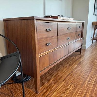 Sale Photo Thumbnail #98