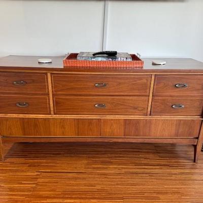 Sale Photo Thumbnail #100