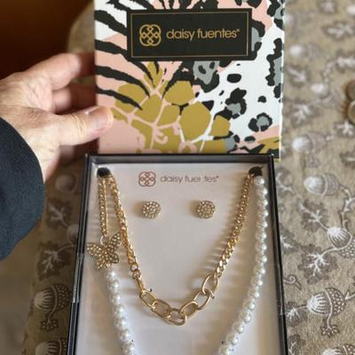 Sale Photo Thumbnail #463