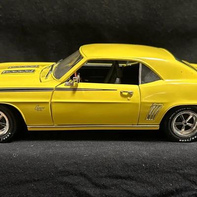 1969 Chevrolet Camaro SS 1:18 Scale Die-Cast Model – Ertl Collectibles