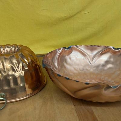 Vintage fluted copper pudding mold with bail handle & hand-hammered copper bowl 